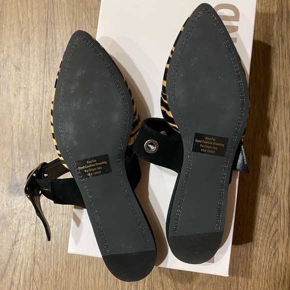 Bleecker & Bond Zebra Mule with Real Fur - Picture 9 of 10